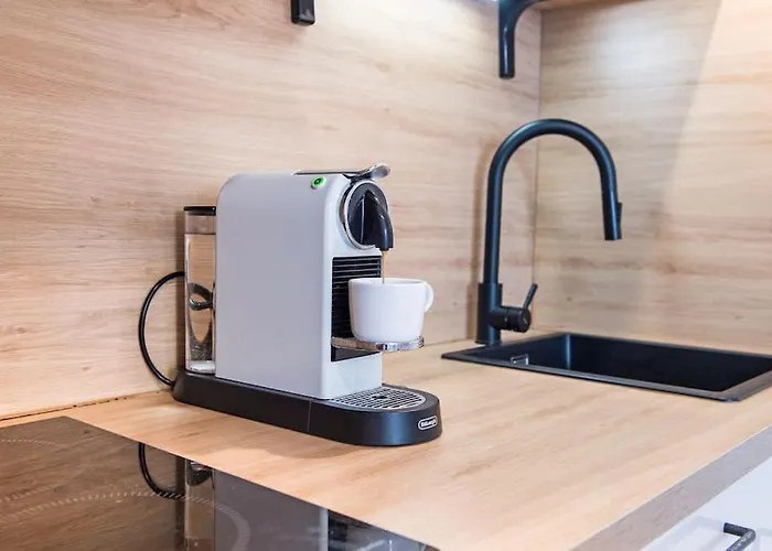 شقة - - Superbe Avec Balcon - Centre - - *