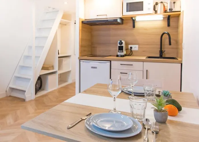 - - Superbe Avec Balcon - Centre - - Apartment Nice